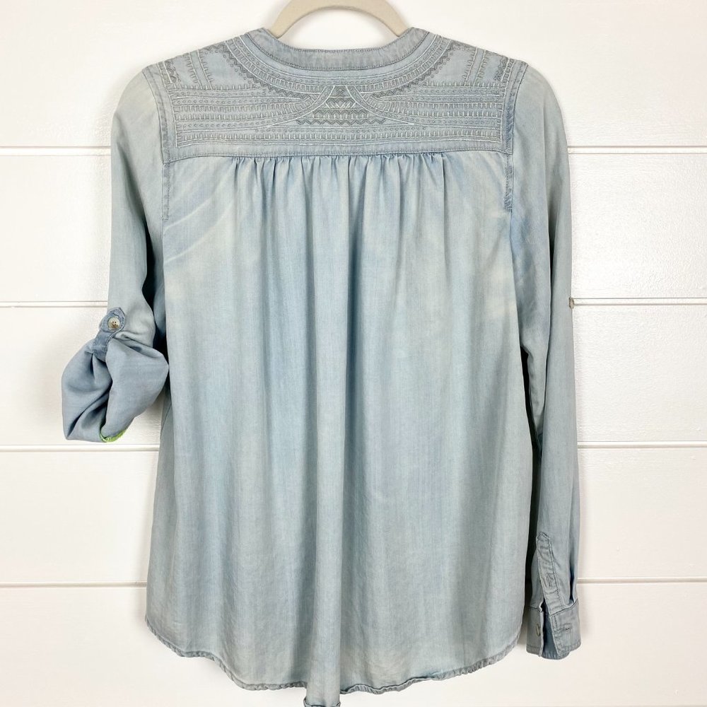 Anthropologie Button up shirt, XS.